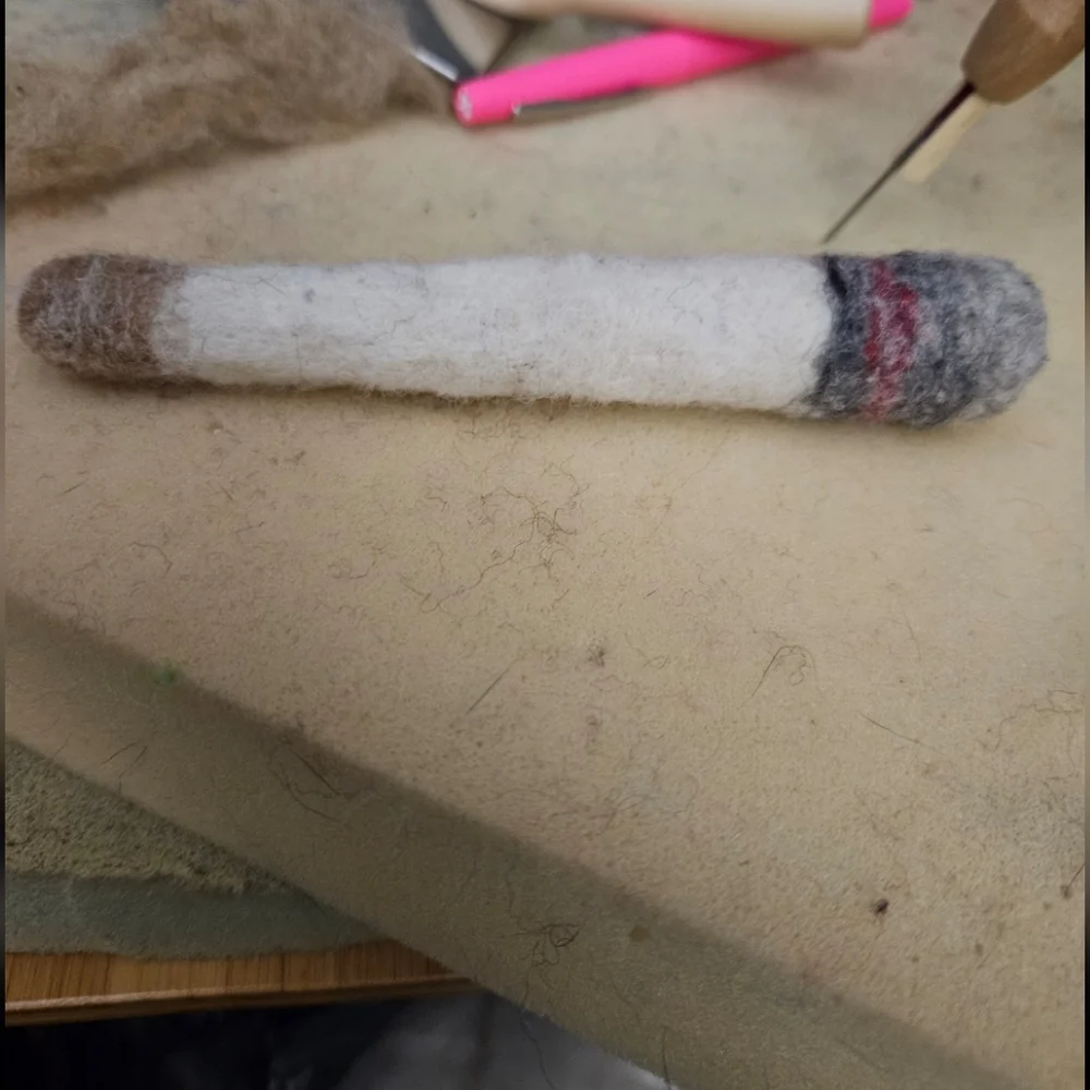 100% wool felt smoke cat toy - Picture 2 of 6